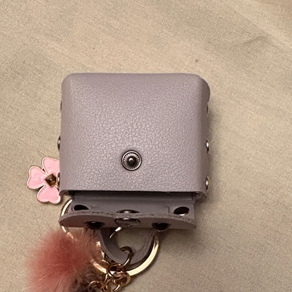 🌸🆕🌸Gray Mini Bag Keychain with Pink Pom Pom and Pink Flower Bag Charm - Picture 13 of 15